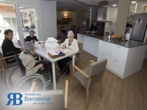 Unitats de convivència: el model d'atenció a persones grans que està revolucionant l'atenció en residències